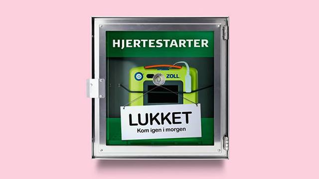   Hjertestarter i skab